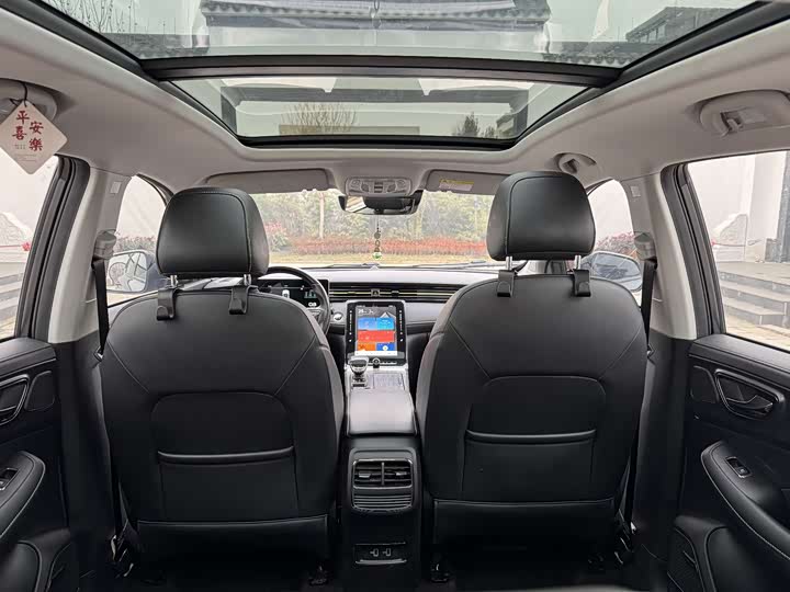 Фото 9 - Roewe RX5