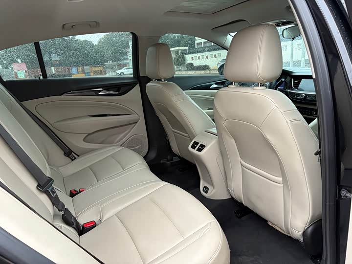 Фото 8 - Buick Regal