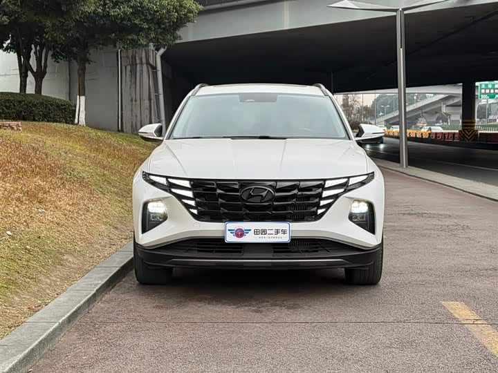 Фото 2 - Hyundai Tucson L