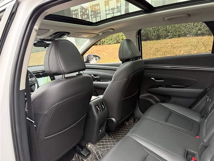 Фото 9 - Hyundai Tucson L