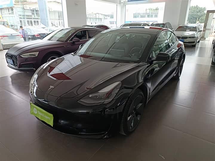 Фото 1 - Tesla Model 3