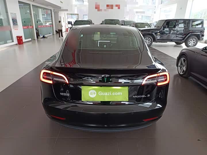 Фото 6 - Tesla Model 3