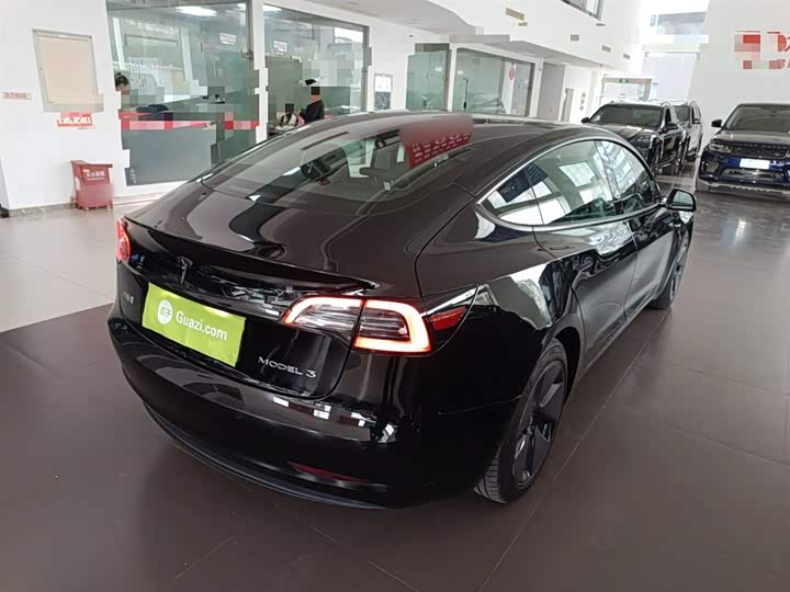 Фото 7 - Tesla Model 3