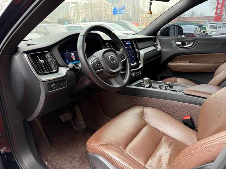 Фото 7 - Volvo XC60