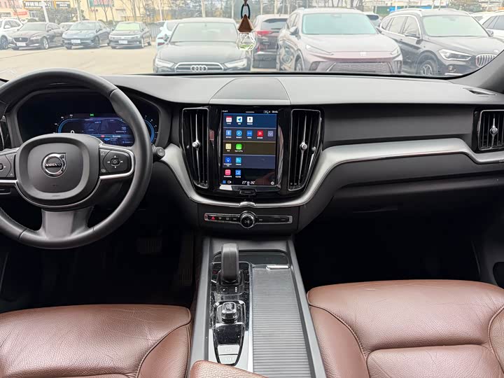 Фото 9 - Volvo XC60