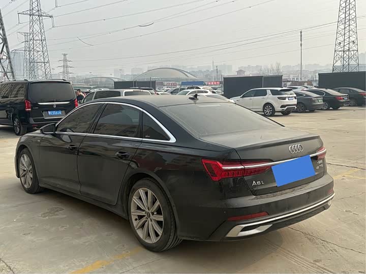 Фото 9 - Audi A6L