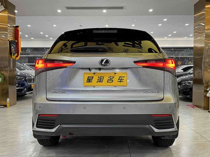 Фото 6 - Lexus NX