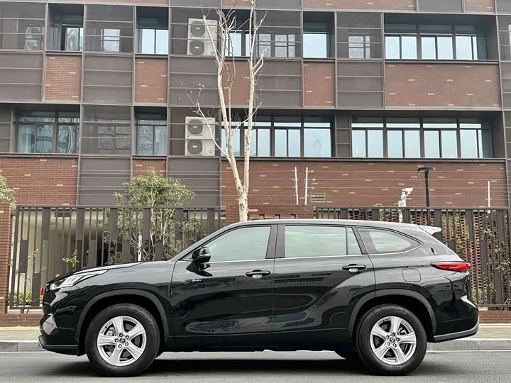 Фото 3 - Toyota Highlander