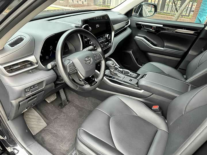 Фото 5 - Toyota Highlander