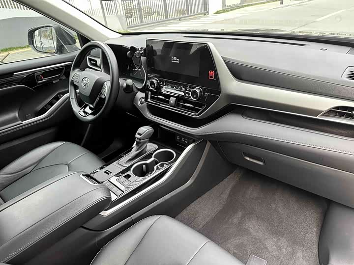 Фото 6 - Toyota Highlander