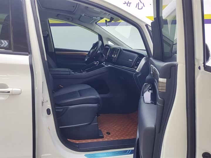 Фото 8 - GAC Trumpchi M8