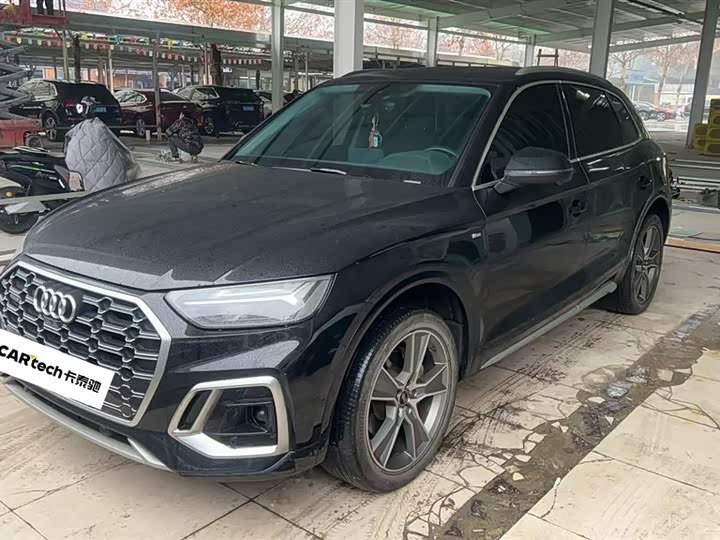 Фото 1 - Audi Q5L