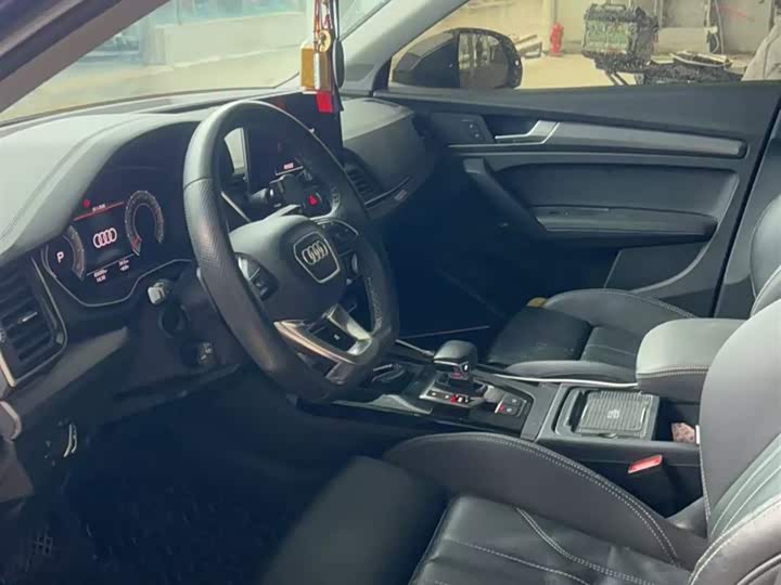 Фото 3 - Audi Q5L