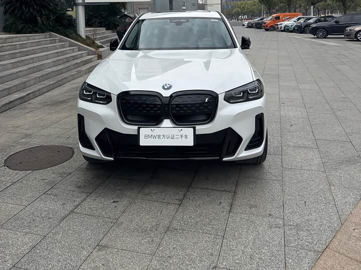 Фото 2 - BMW iX3