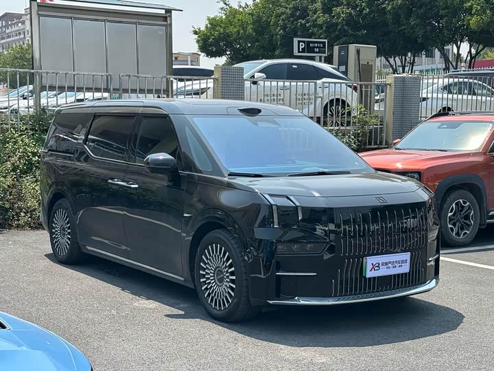 Фото 3 - Zeekr 009