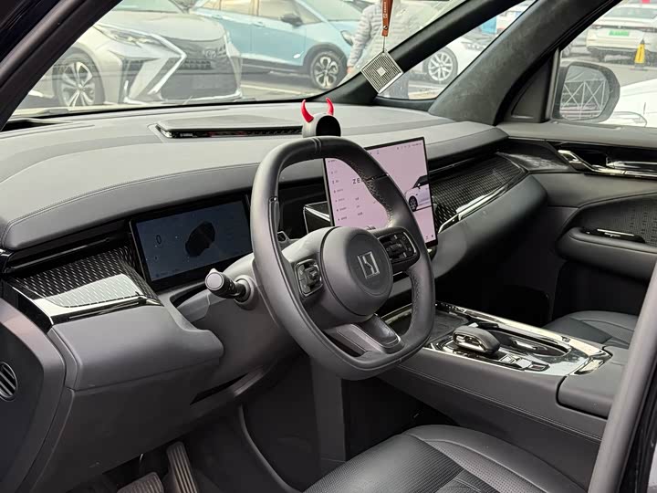 Фото 8 - Zeekr 009