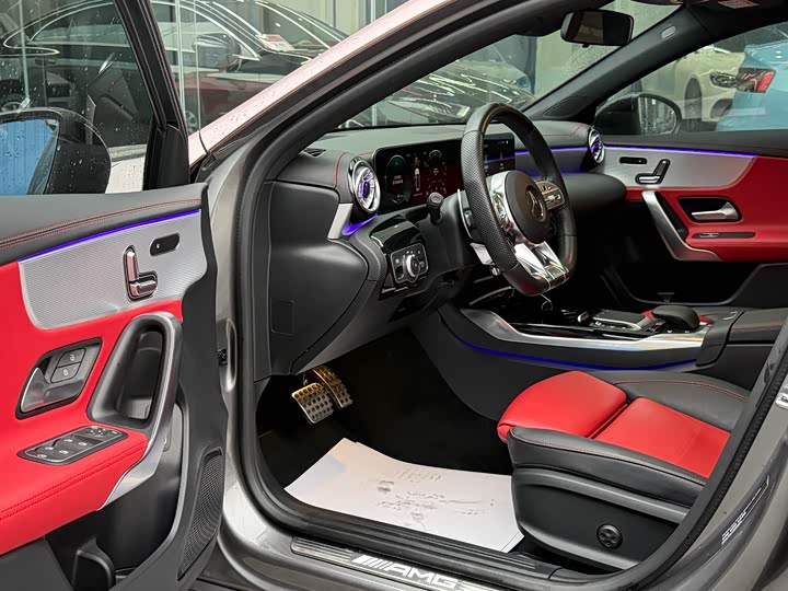 Фото 9 - Mercedes-Benz A-Class AMG