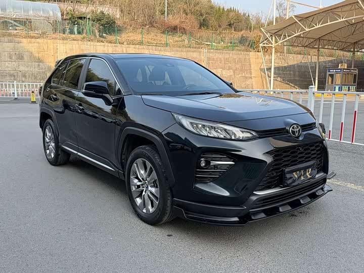 Фото 3 - Toyota Wildlander