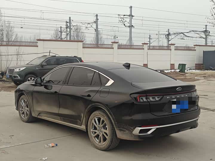 Фото 8 - Ford Mondeo