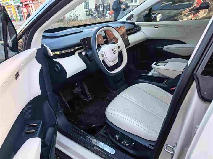 Фото 3 - Zeekr X