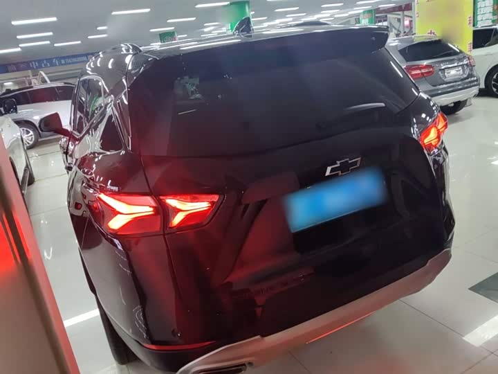 Фото 5 - Chevrolet Blazer