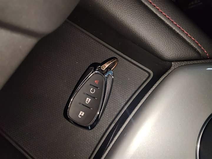 Фото 9 - Chevrolet Blazer