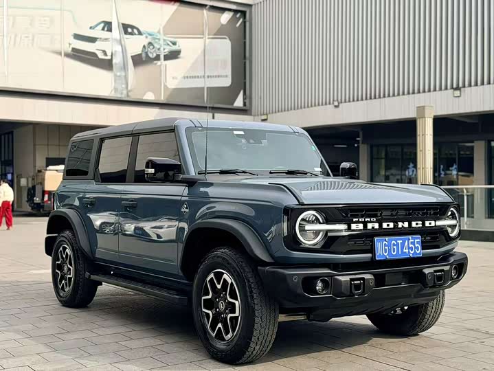 Фото 3 - Ford Bronco