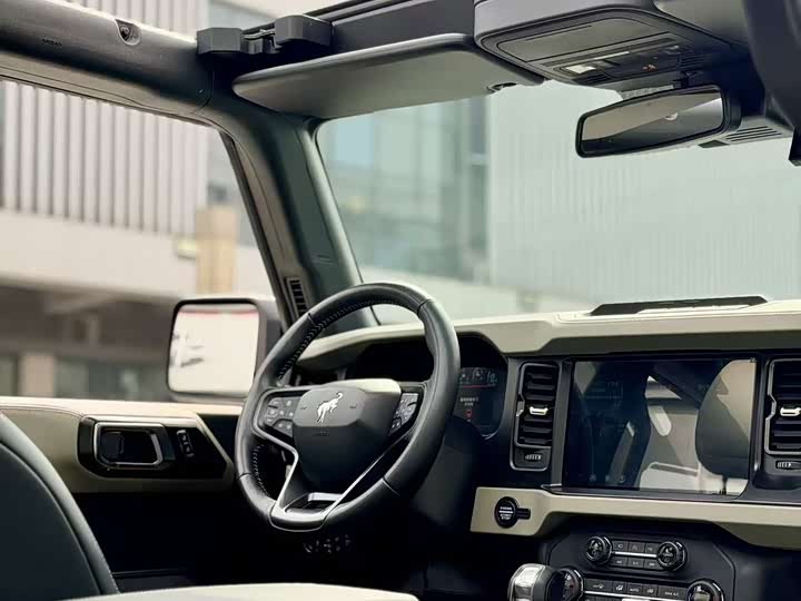 Фото 4 - Ford Bronco