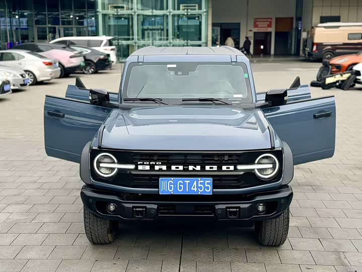 Фото 8 - Ford Bronco