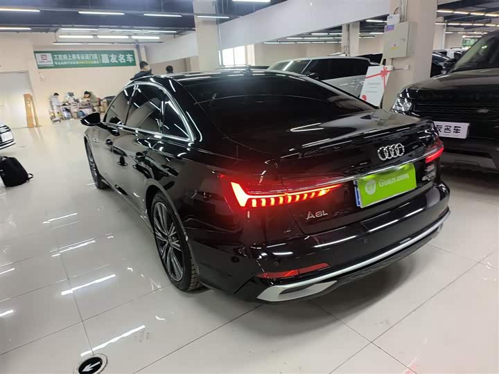 Фото 5 - Audi A6L