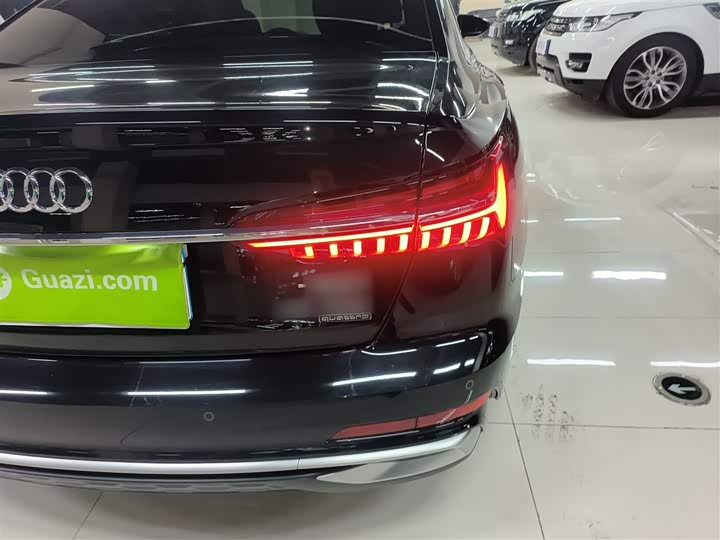 Фото 8 - Audi A6L