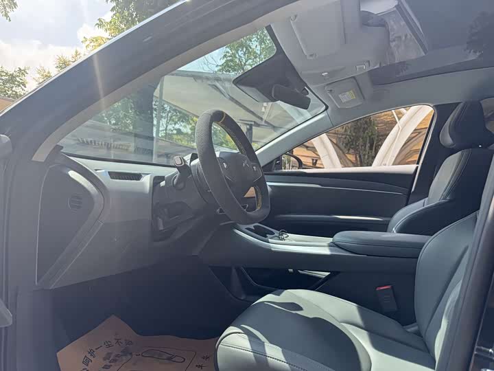 Фото 4 - XPeng Mona M03