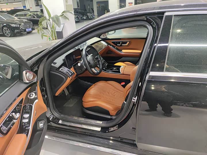 Фото 5 - Mercedes-Benz S-Class