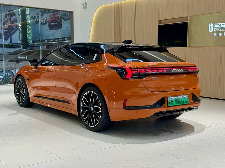 Фото 4 - Zeekr 001