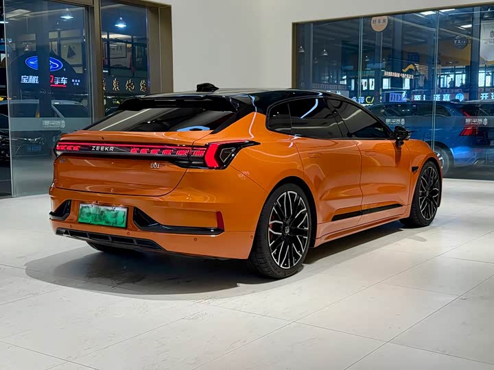 Фото 6 - Zeekr 001