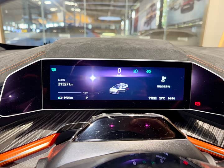 Фото 8 - Zeekr 001