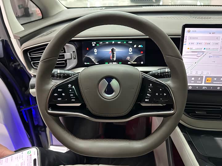 Фото 2 - Denza D9