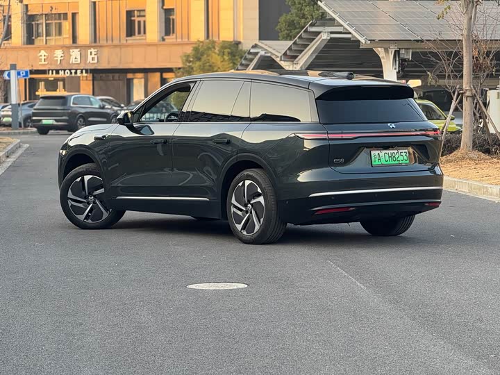 Фото 2 - Nio ES8