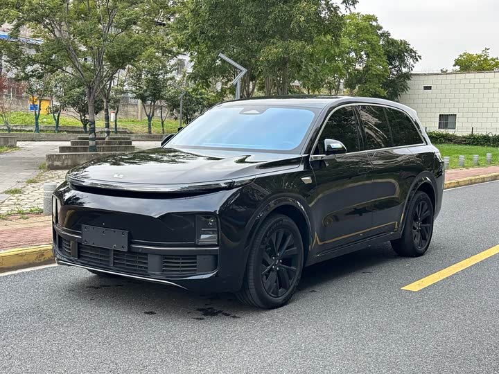 Фото 1 - LiXiang L8