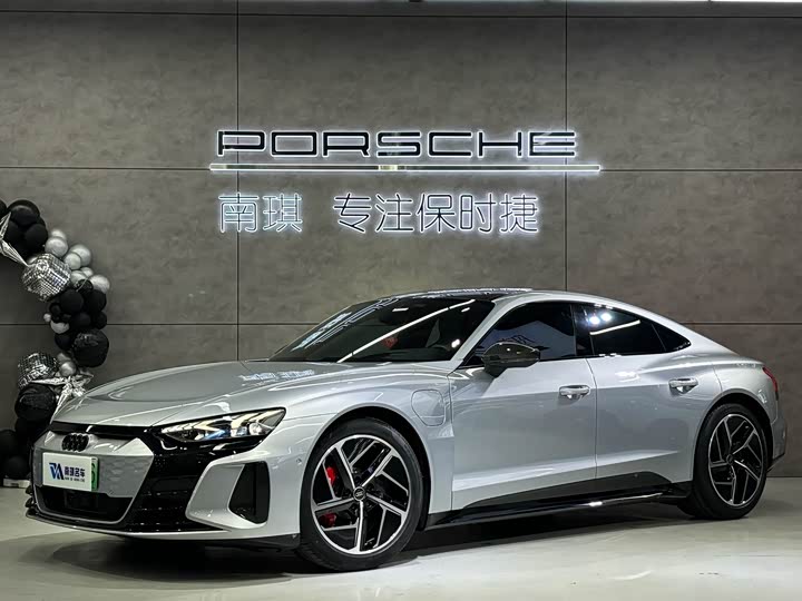 Фото 1 - Audi RS e-tron GT