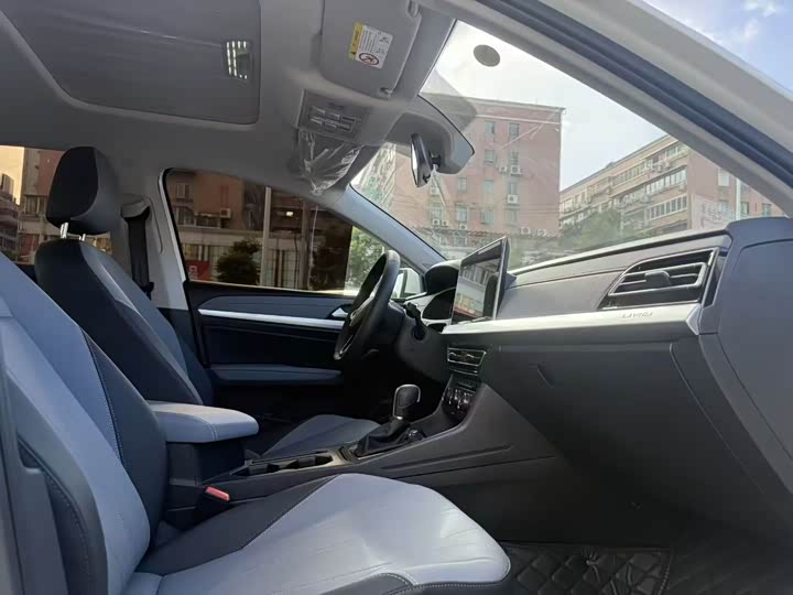 Фото 5 - Volkswagen Lavida