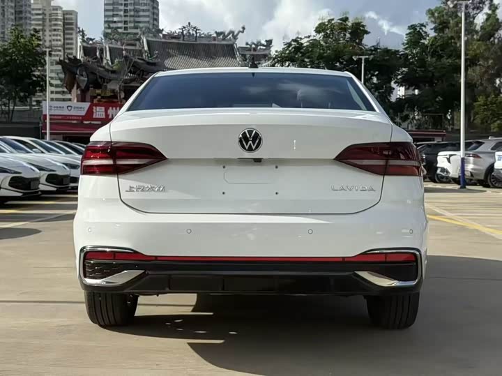 Фото 8 - Volkswagen Lavida