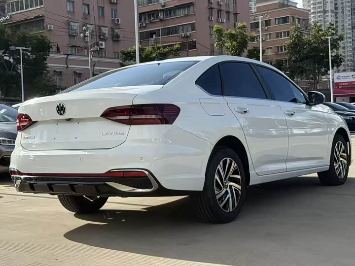 Фото 9 - Volkswagen Lavida