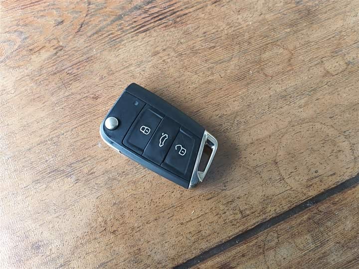 Фото 8 - Volkswagen Sagitar L