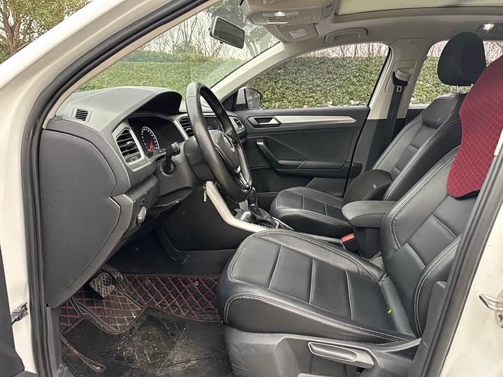 Фото 4 - Volkswagen T-Roc