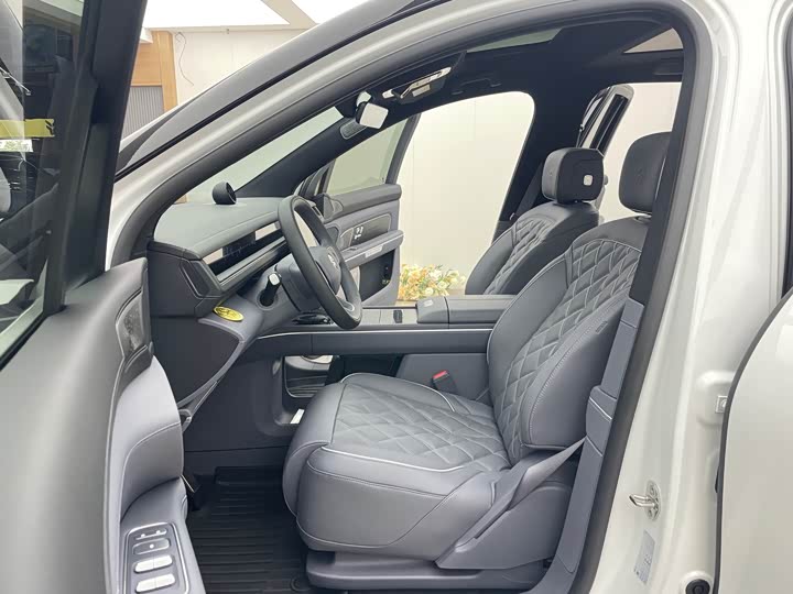 Фото 8 - Nio ES8