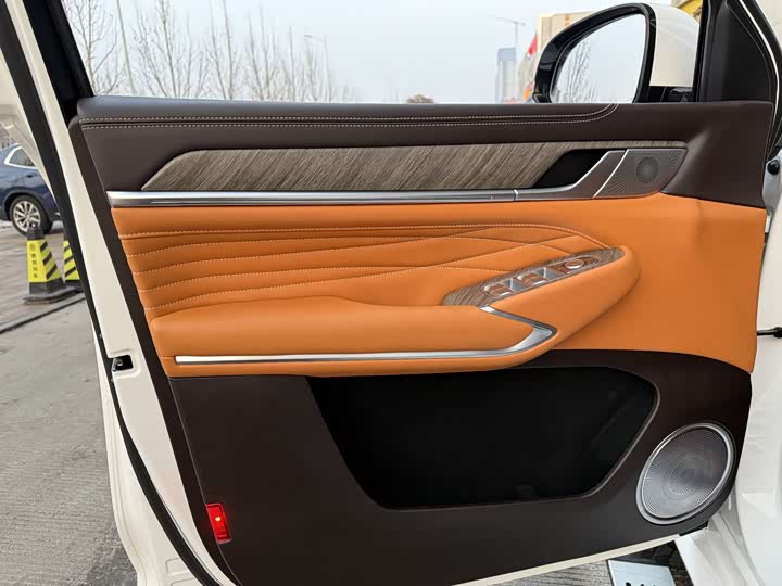 Фото 9 - Tank 500 Hybrid