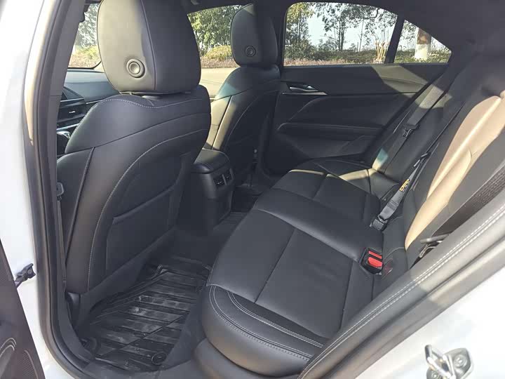 Фото 7 - Cadillac CT4