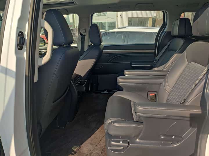 Фото 5 - GAC Trumpchi M8