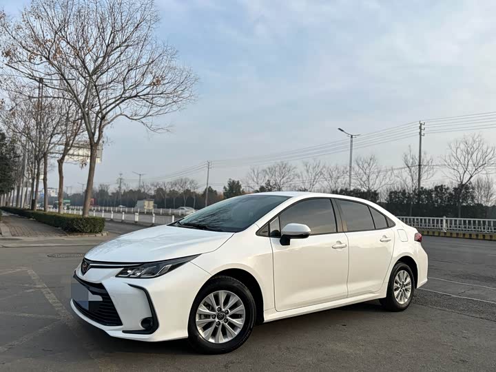 Фото 1 - Toyota Corolla